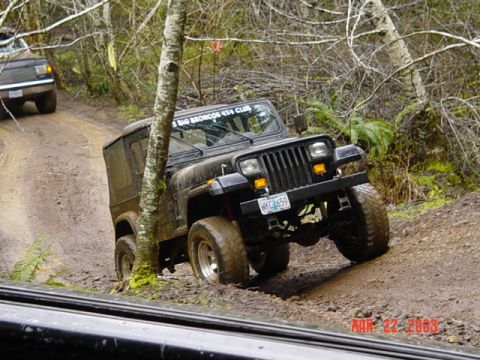 1989 Ford Bronco - Frank climbing out of the dip