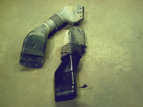 1990 Ford Bronco - Comparison Of The Two Different Supply Hoses.