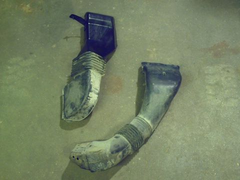 1990 Ford Bronco - Comparison Of The Two Different Supply Hoses.