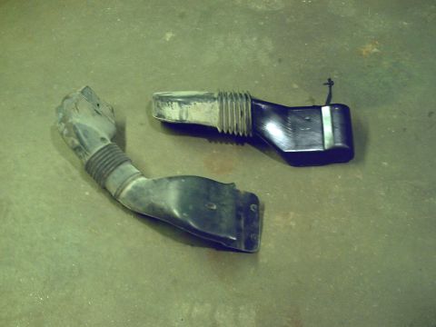 1990 Ford Bronco - Comparison Of The Two Different Supply Hoses.