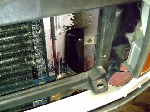 1990 Ford Bronco - The 300/460 Supply Duct In Place In The Rad Support.
