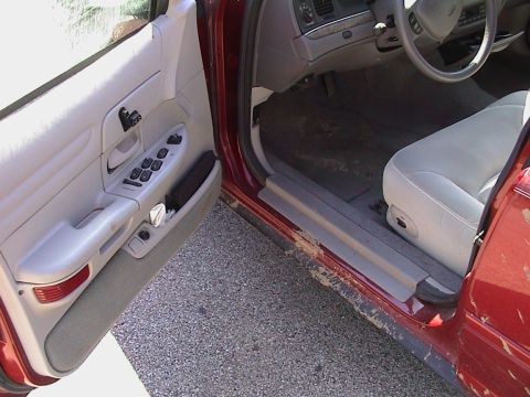 2000 Ford Crown Victoria - Sep-01-2007-24