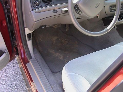 2000 Ford Crown Victoria - Sep-01-2007-25