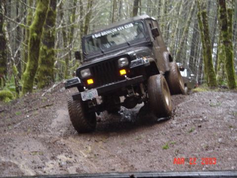 1989 Ford Bronco - Bates road, the jeep feels pretty tippy here so we back it down