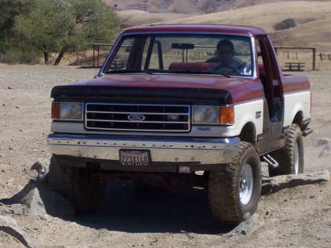 1991 Ford Bronco - This Ford Bronco appears to be from the late 1980s, not 1991 as claimed.