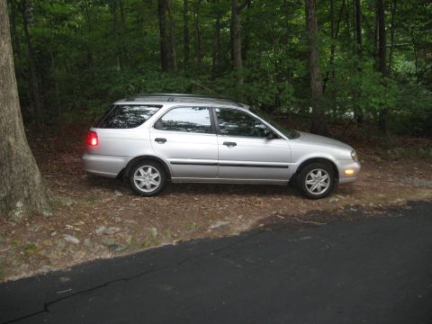 2001 Suzuki Esteem - Side View