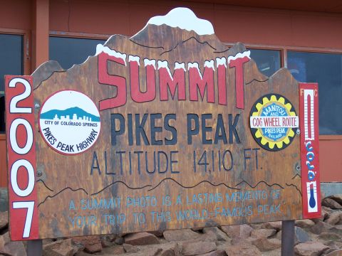 1972 Ford Ranchero - A sign at the summit of Pikes Peak indicates the altitude and the year 2007.