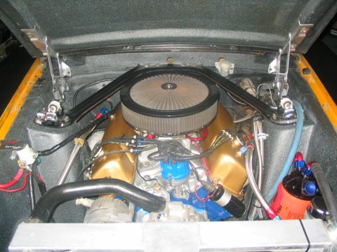 1970 Ford Mustang - the new engine and new paint scheme on valve covers. ZOLOTONE engine compartment