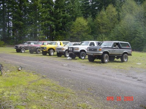 1989 Ford Bronco - We went to this shooting spot to pick all the crap that people shoot up here