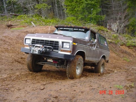 1989 Ford Bronco - Jon climbing a hill It was easy once he turned on the ARB