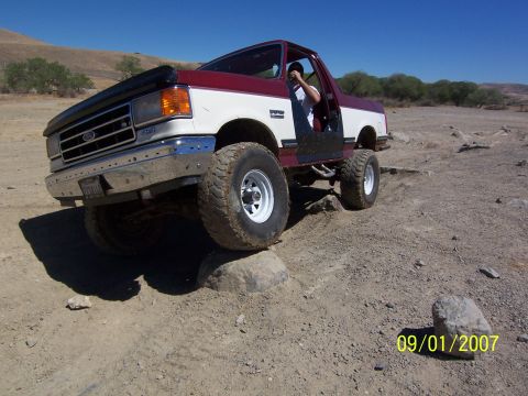 1991 Ford Bronco - This 1991 Ford Bronco is navigating a rocky off-road course.