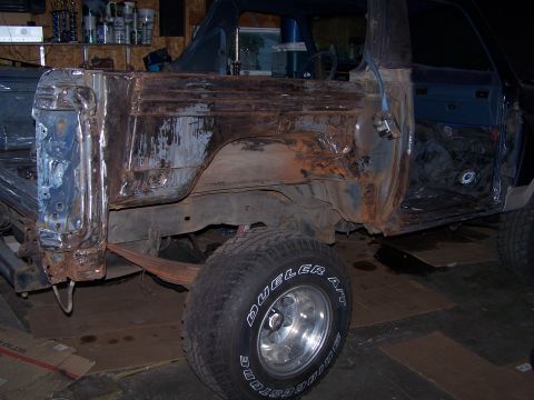 1986 Ford Bronco - Outer tub sanded and scuffed