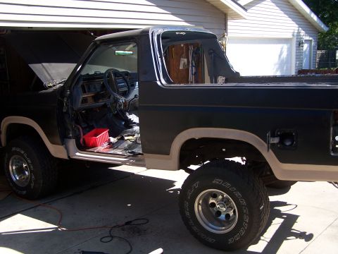 1986 Ford Bronco - Test fit of rear fender