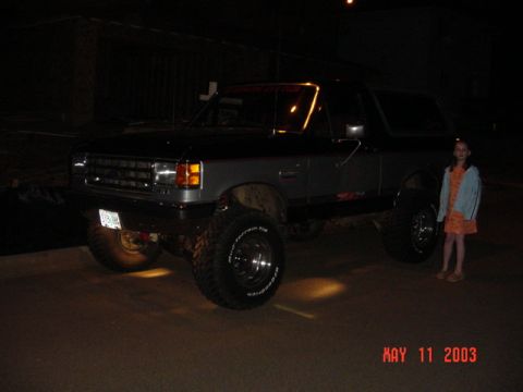 1989 Ford Bronco - Lights on