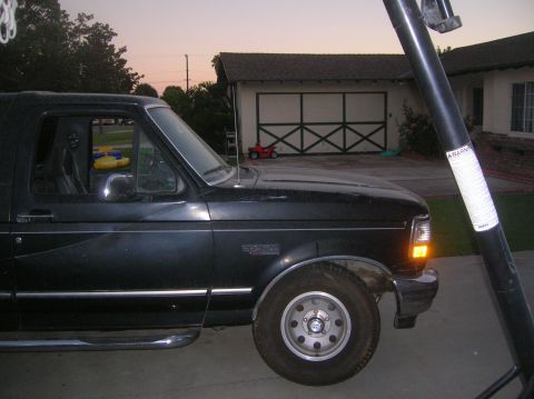 1985 Ford Bronco - This black Ford Bronco appears to be from the early to mid-1990s, not a 1985 model.