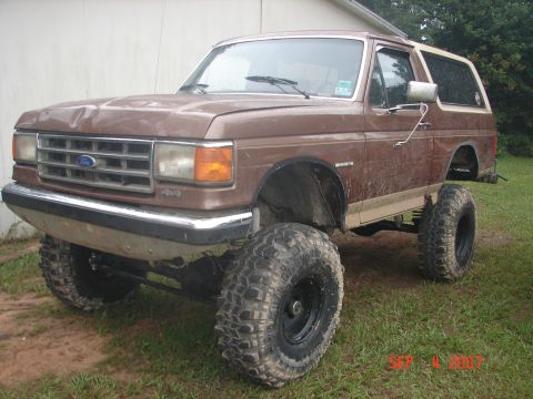 1987 Ford Bronco - This 1987 Ford Bronco has been modified with a lift kit and aggressive tires for off-road use.