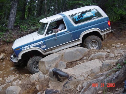 1989 Ford Bronco - Little crease in the nerf bar