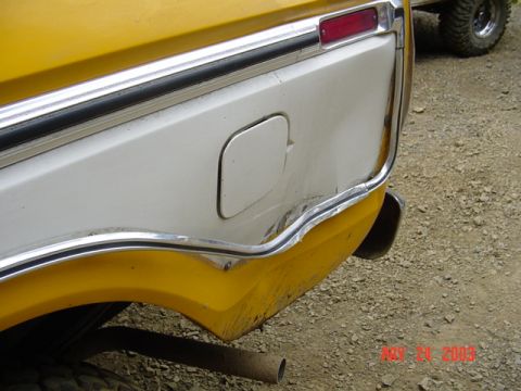 1989 Ford Bronco - Closeup of Tonys dent