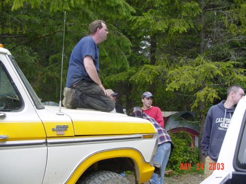 1989 Ford Bronco - Tony is having some problems opening his hood