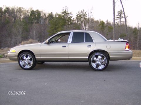 1999 Ford Crown Victoria photo