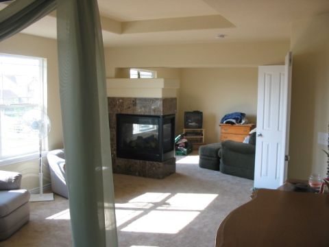 1995 Ford Bronco - master bedroom looking toward retreat.