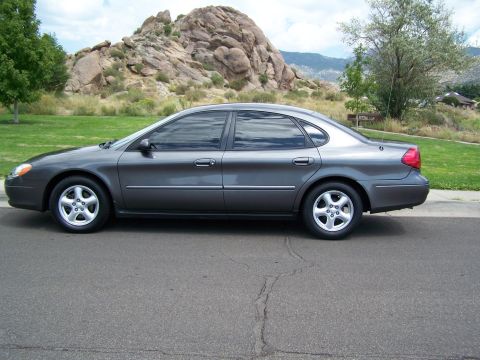 2003 Ford Taurus
