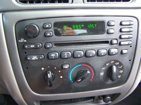 2003 Ford Taurus photo