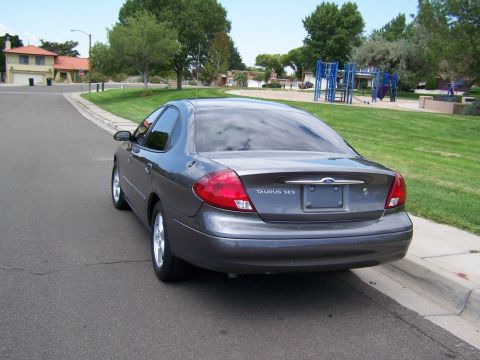 2003 Ford Taurus photo