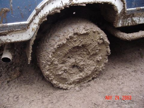 1989 Ford Bronco - Mud packed wheel