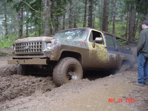 1989 Ford Bronco - Eric gets stuck too