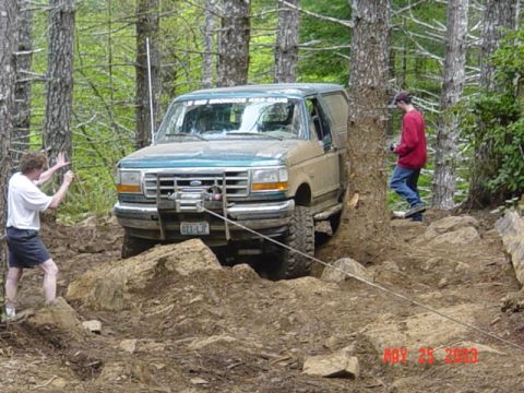 1989 Ford Bronco - Winching out