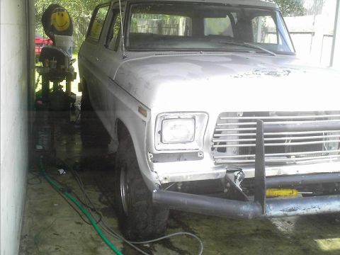 1979 Ford Bronco - right front