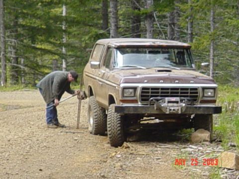 1989 Ford Bronco - Jon got a flat and borrowed my spare