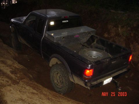 1989 Ford Bronco - Brandon broke his transfer case on Canopener