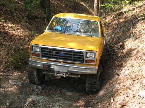 1993 Ford Bronco - Starting up the ledge.