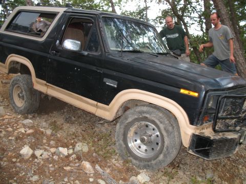 1993 Ford Bronco - I tilted the camera over a little when I took this pic. It's actually steeper than it looks with the monitor square. Tilt your monitor to t…
