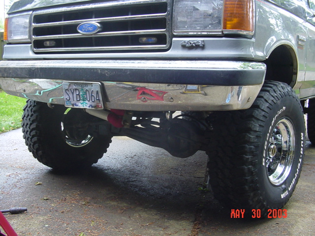 Front axle all cleaned up and checked out....see the clearance between the wheel and the brakes....
