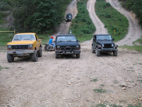 1993 Ford Bronco - Group shot at the foot of the hill.