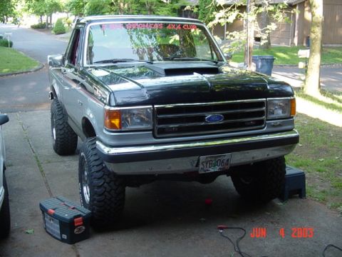 1989 Ford Bronco - Looks pretty good