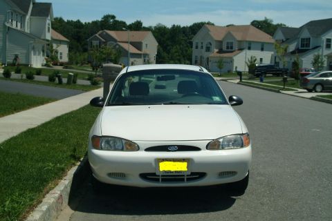 1999 Ford Crown Victoria photo