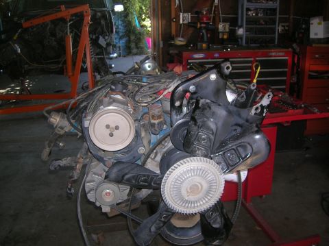 1985 Ford Bronco - 85 motor removed to install FI parts