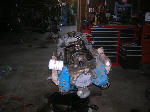 1985 Ford Bronco - stripping down the 85 motor to transfer FI parts on...also going to replace oil pan gasket with a one piece.