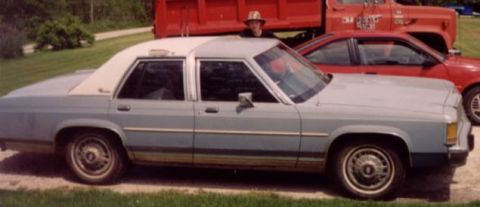 1987 Ford LTD Crown Victoria photo
