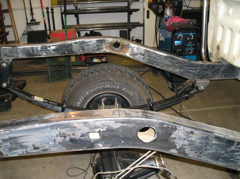 1986 Toyota Hilux - removed stock round tube crossmember