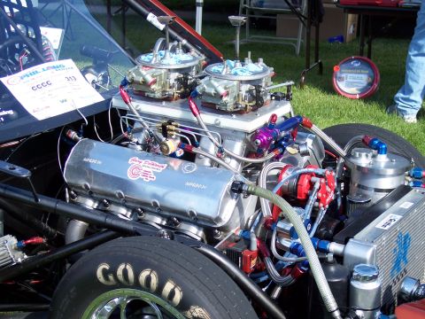 1972 Ford Ranchero - A powerful V8 engine with dual carburetors and extensive custom plumbing is shown in detail.