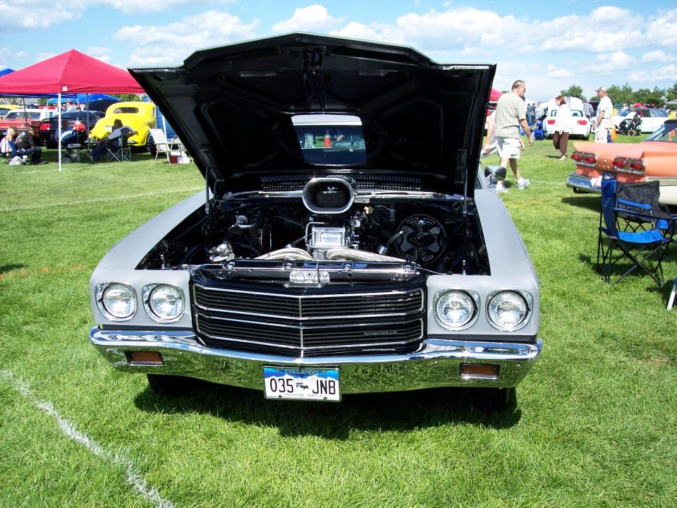1970 Chevrolet Chevelle SS with hood open, showing engine. License plate reads 035 JNB