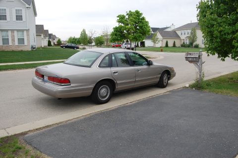 1995 Ford Crown Victoria photo