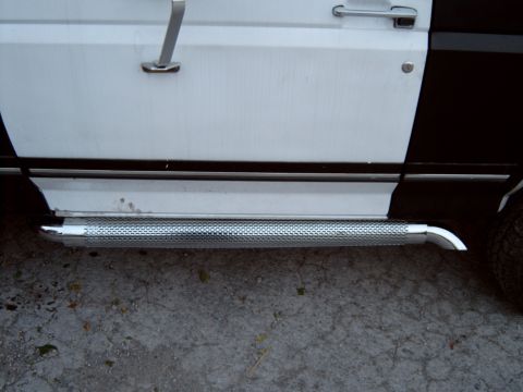 1989 Ford Bronco - other side