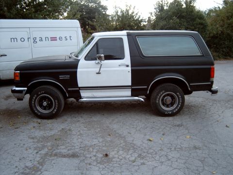 1989 Ford Bronco - still needs a wash