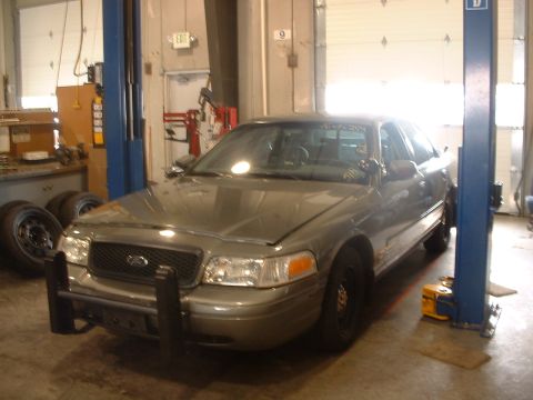 2000 Ford Crown Victoria - 2001 Crown Victoria unmarked getting work done. Same color as my '00.